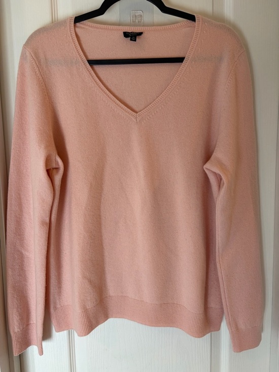 Talbots Sweaters - Talbots Pale Pink V-Neck Cashmere Sweater